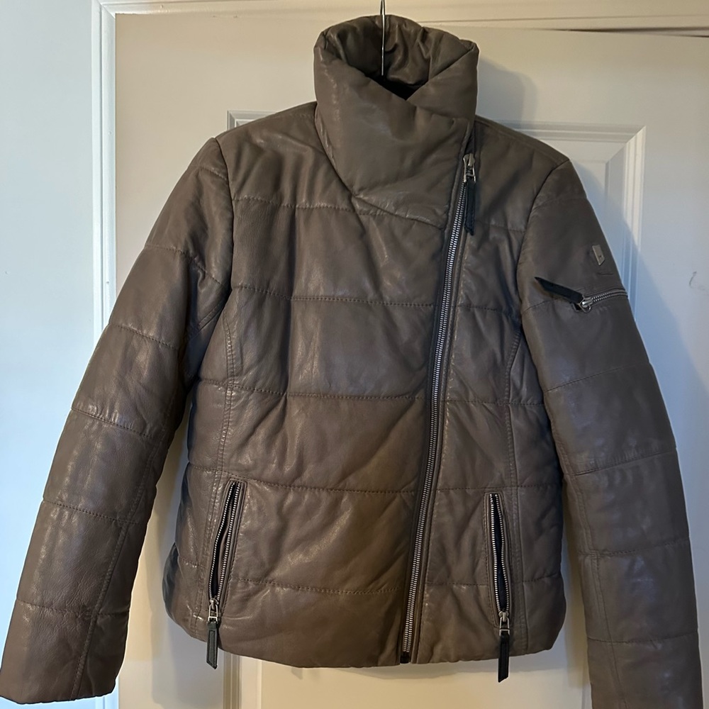 Mauritas leather puffer